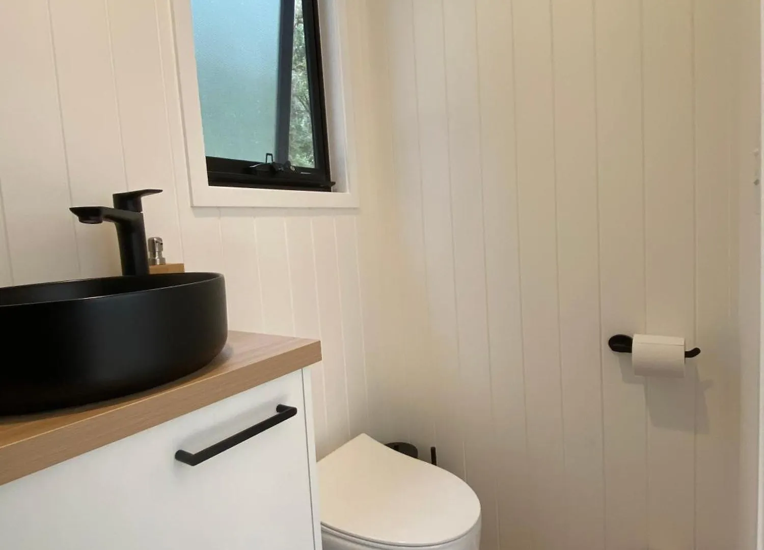 'Chartreuse' Tiny Home On Green Valley Fingerlime Farm Peachester 0*,  Australia